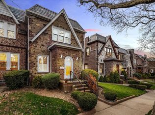 6482 84th St, Middle Village, NY 11379