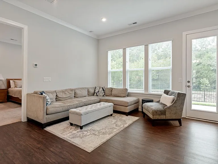 147 Heathbrook Ln — Photo 8