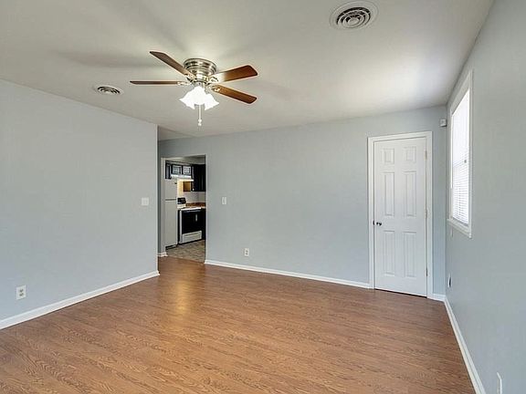 5th image of 3239 Panorama Dr