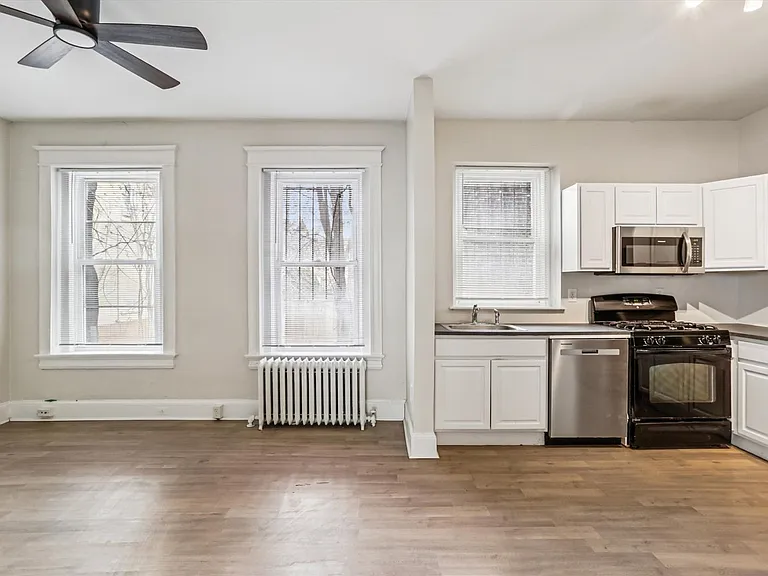 150 Seaton Pl NW — Photo 3