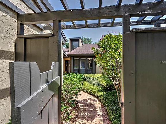 Private entry to private courtyard