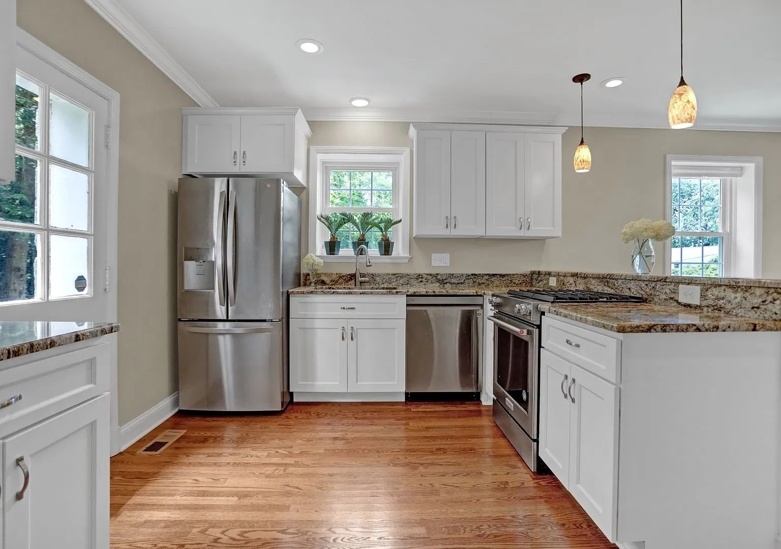 Beautiful Home in West Towson — Photo 2