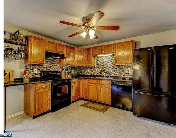 1st image of 352 Sherry Ln