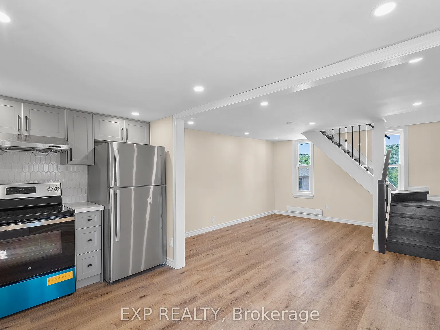 2 bed, $1,925 — Photo 2