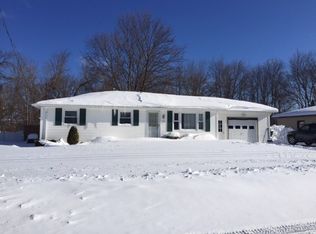 214 Downsview Dr, Gates, NY 14606