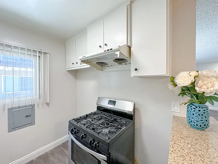 1027 S Atlantic Blvd #9 — Photo 12