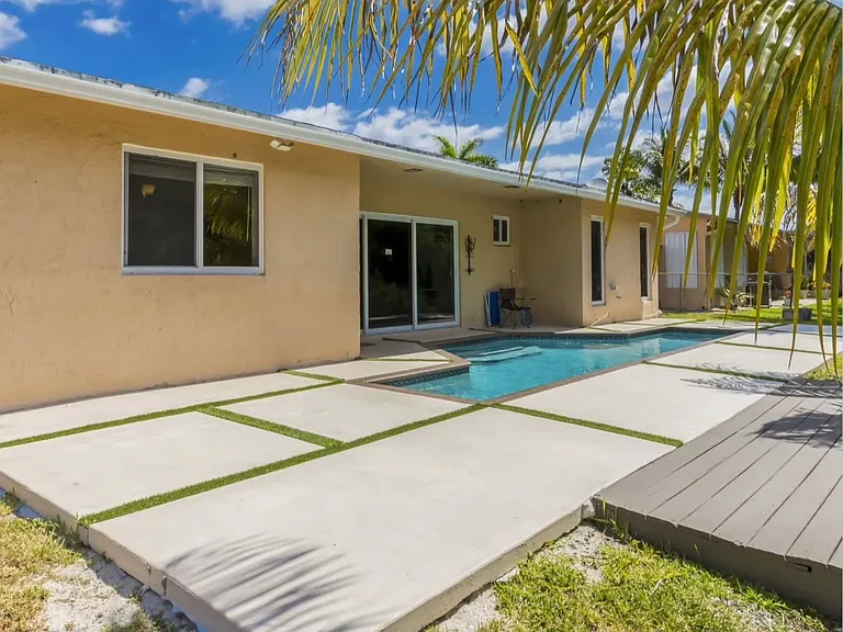 10730 NW 20th Ct — Photo 8