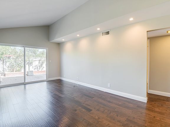 5th image of 13601 Thoroughbred Way