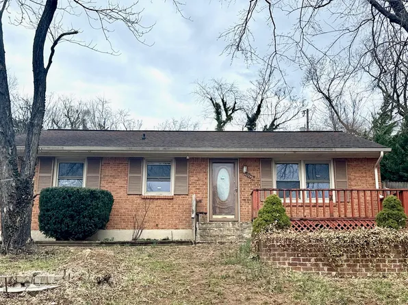 3809 Woodleigh Rd NW, Roanoke, VA 24017