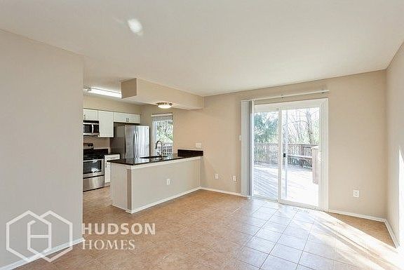 4th image of 54 Battersea Bridge Ct