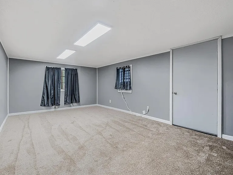 1219 N Parker St — Photo 23