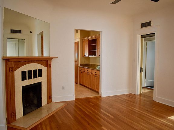 Living Room with fireplace