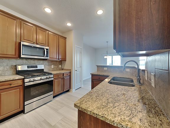 3rd image of 9558 Oakley Dr