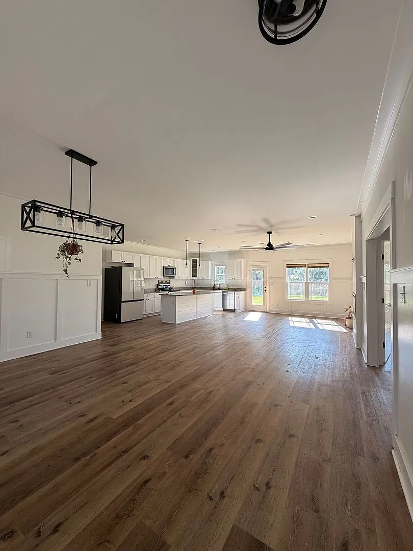 Newer 3 Bedroom Home In Richlands — Photo 2