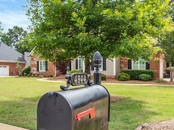 4th image of 4944 Turnberry Ln