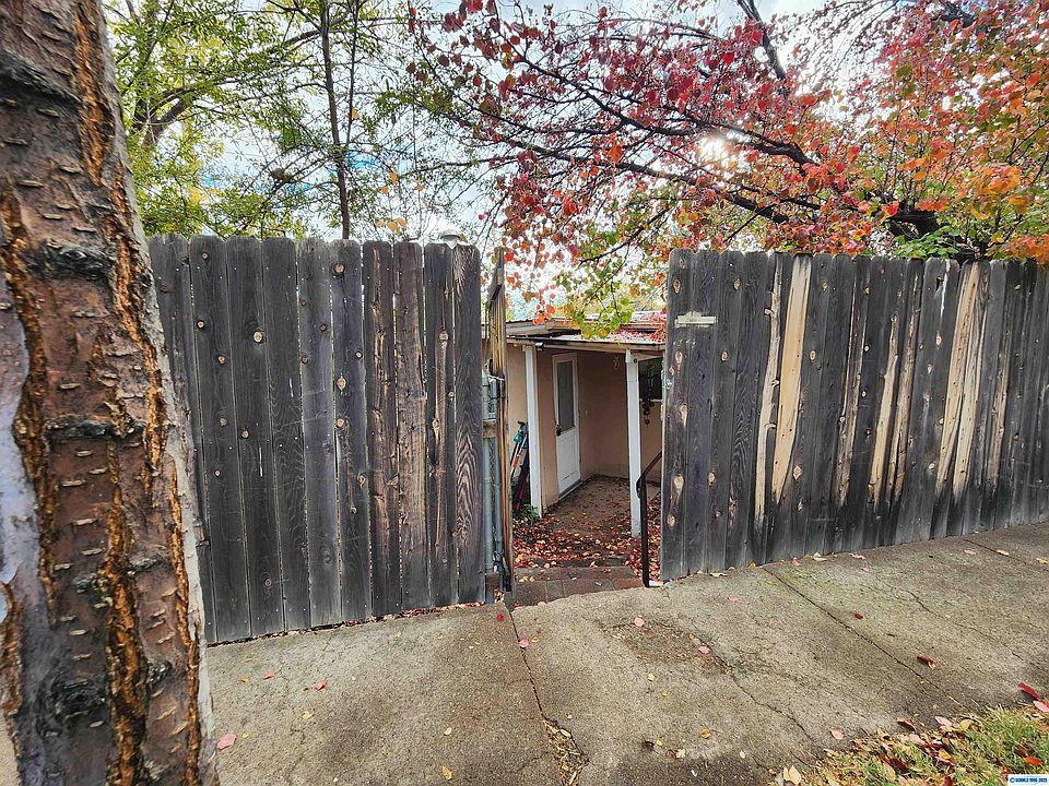 1st image of 1014 N Santa Rita St