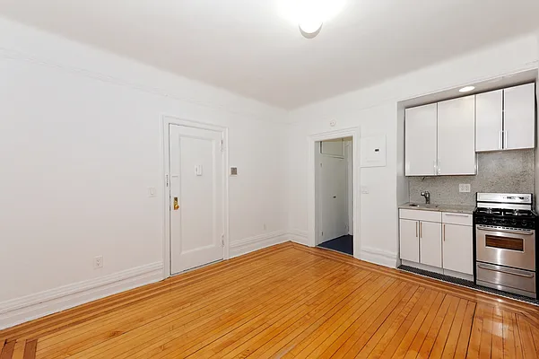 Rented by Aether Property Group | media 8