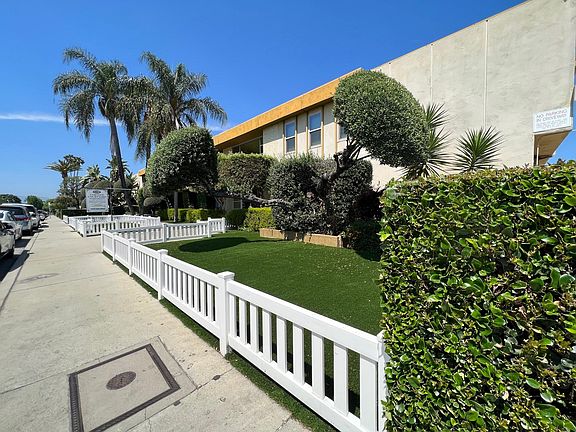 3rd image of 5430 Corteen Pl #25