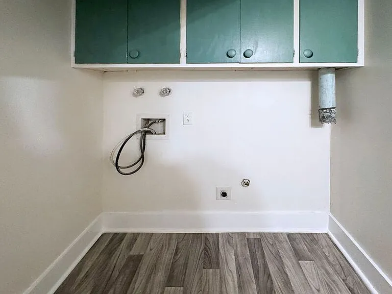 1180 E 37th Ave — Photo 58