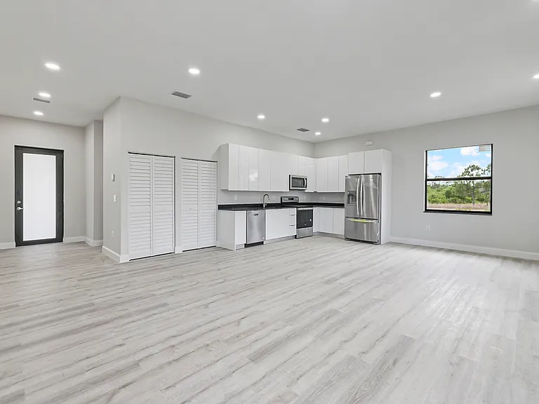 1213 County St E — Photo 13
