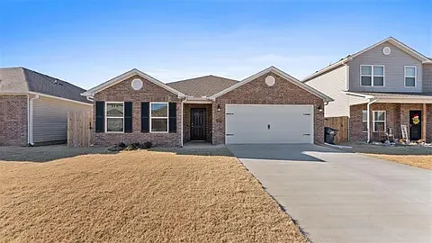 3 bed, 1703 sqft, $1,900 — Photo 2
