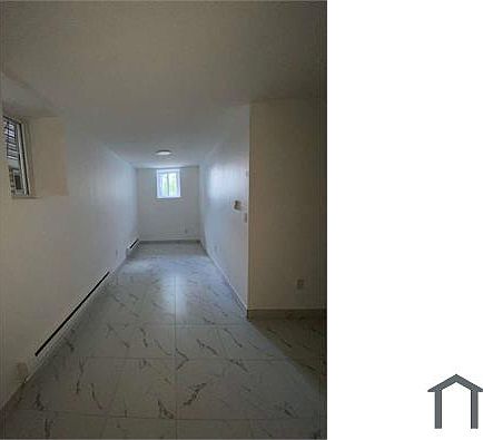4th image of 25 Riverview Pl #2R