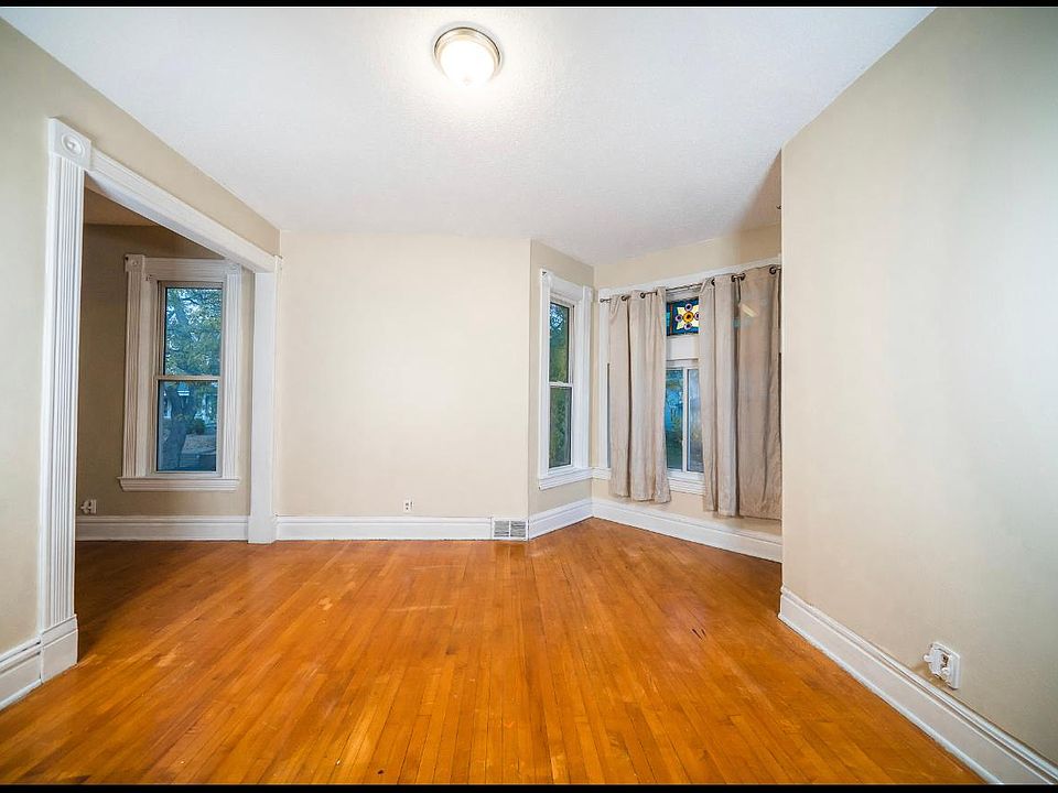 1st image of 701 Bedford St Unit 2