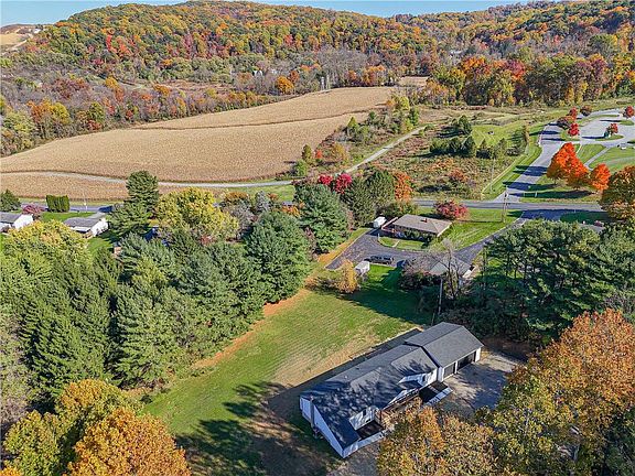 3rd image of 255 Berger Rd