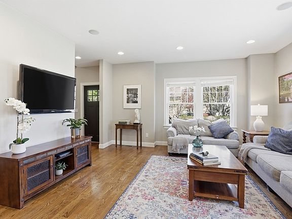 3rd image of 38 Salem St #38