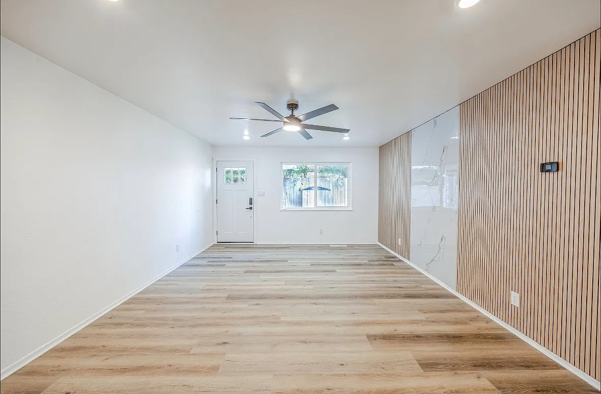 2 bed, 850 sqft, $1,795 — Photo 3