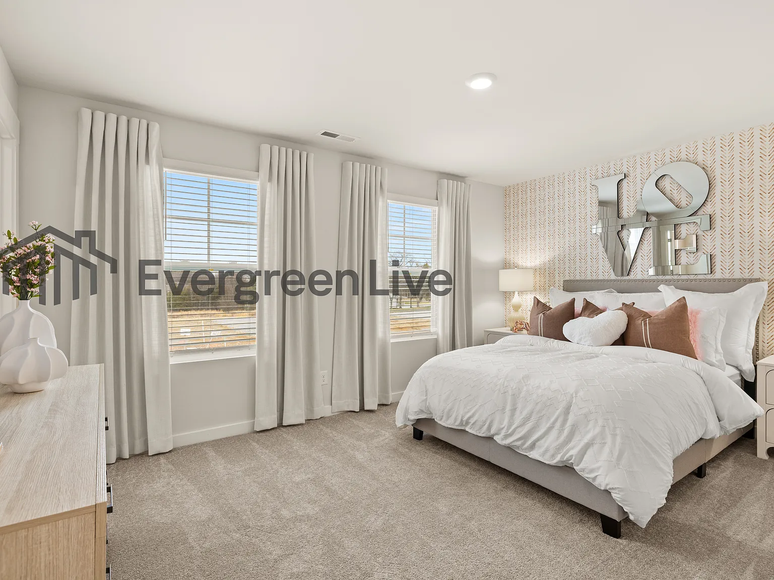 5 bed, 4.0 bath, 2858 sqft, $2,725 — Photo 4