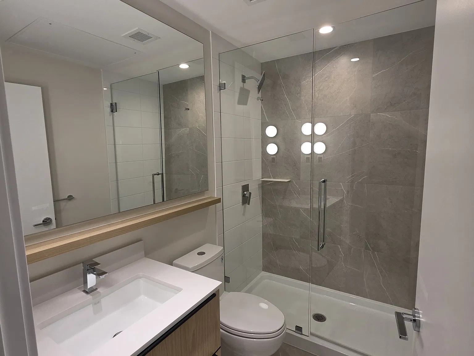 1 bed, 396 sqft, $1,825 — Photo 4