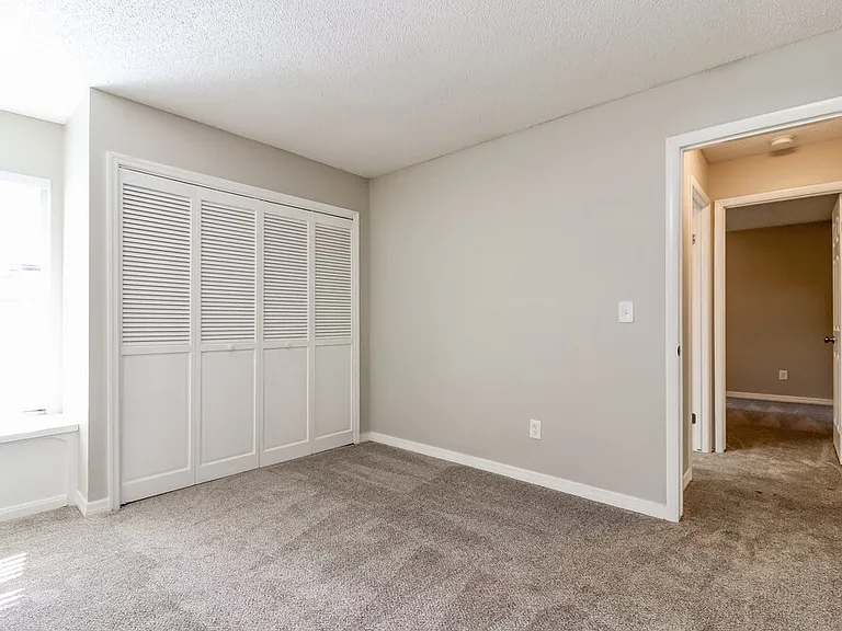 8012 Cameron Cay Ct — Photo 14