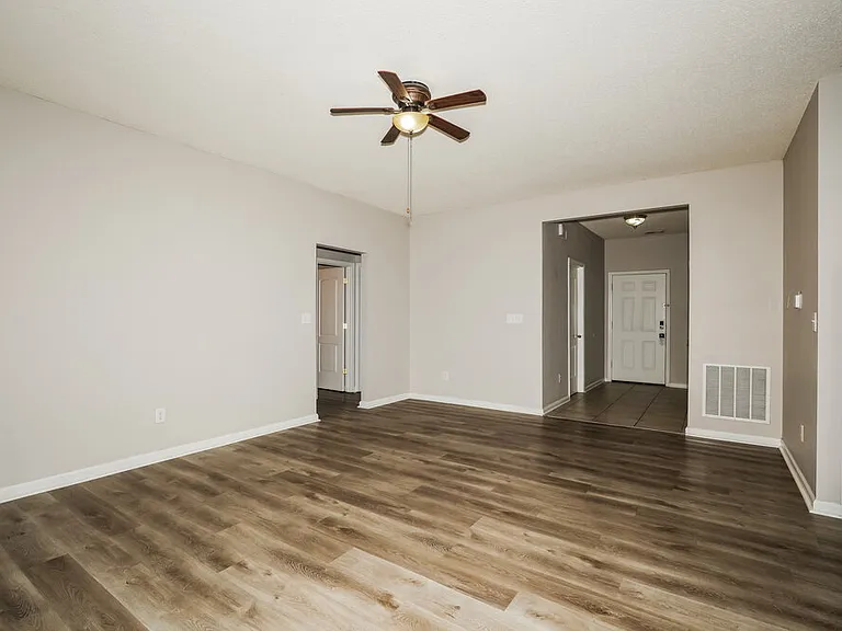 5810 Long Lake Ln — Photo 8