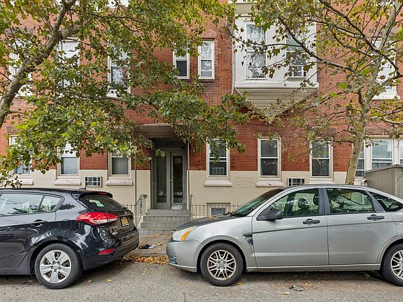 5th image of 3431 Spring Garden St #L