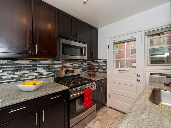 5th image of 226 S Maple Ave Unit D