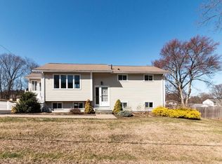 4 Michigan Dr, Hudson, MA 01749