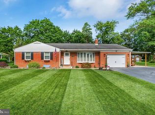 1838 Ridgeview Dr, Carlisle, PA 17013