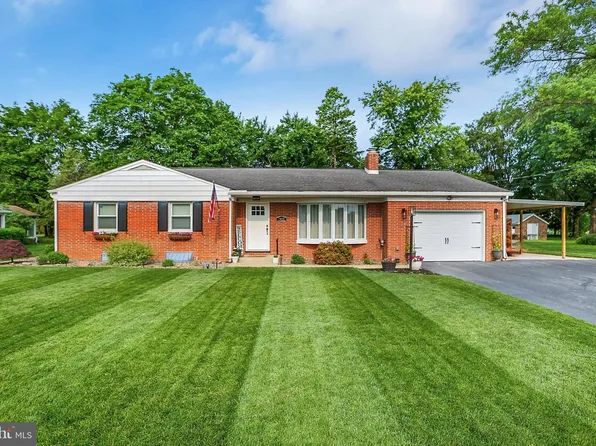 1838 Ridgeview Dr, Carlisle, PA 17013