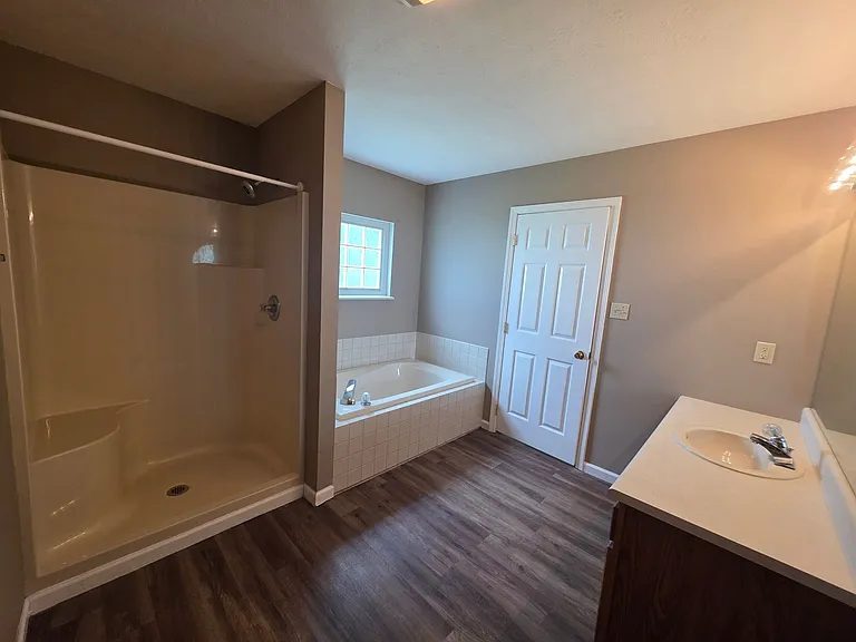 1012 Willow Creek Cir — Photo 17
