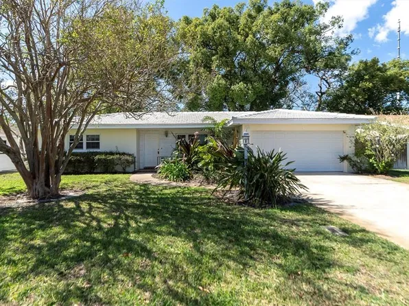 9224 111th St, Seminole, FL 33772