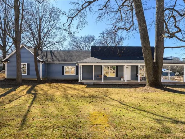 2618 Brame Rd, Greensboro, NC 27405