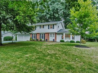 7 Latchmere Ct, Pittsford, NY 14534