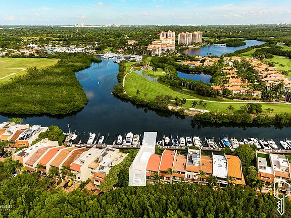 3rd image of 6018 Paradise Point Dr