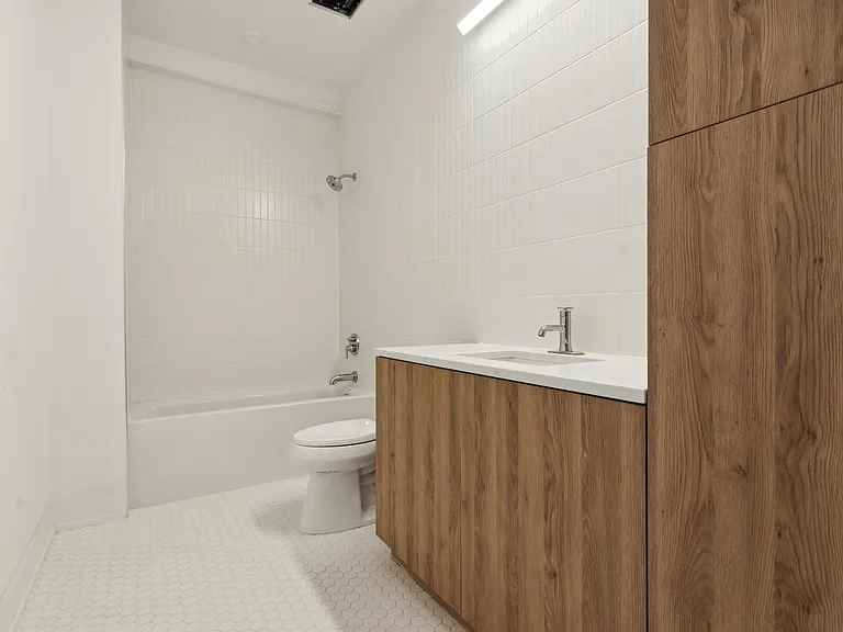 1216 Shackamaxon St — Photo 9