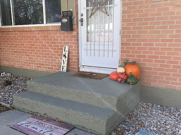 1005 McDougall Dr, Lander, WY 82520