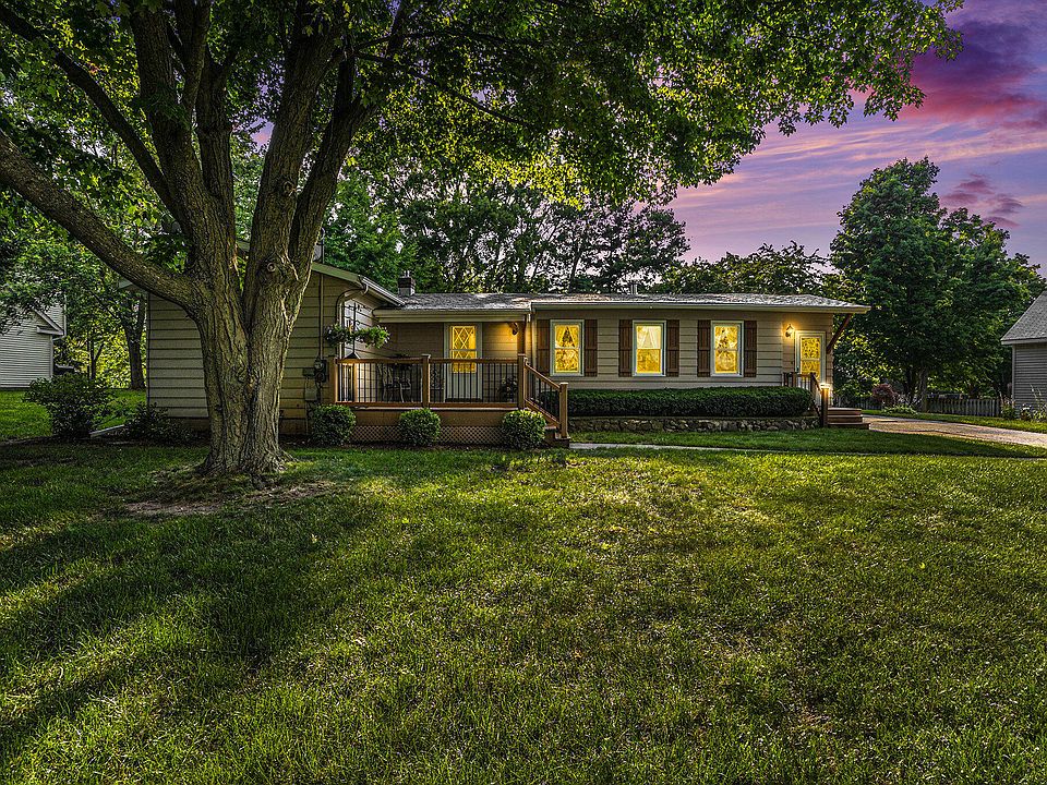 1st image of 6895 Weller Dr NE