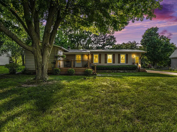 6895 Weller Dr NE, Rockford, MI 49341