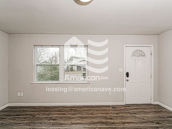 1646978_003_living_room_3.jpg