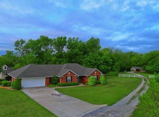423 N Richland Rd, Tuttle, OK 73089